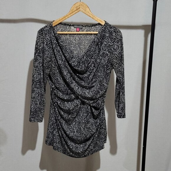 Vince Camuto blouse stretchy pull over black and white stripes clingy ruched top - Picture 6 of 15